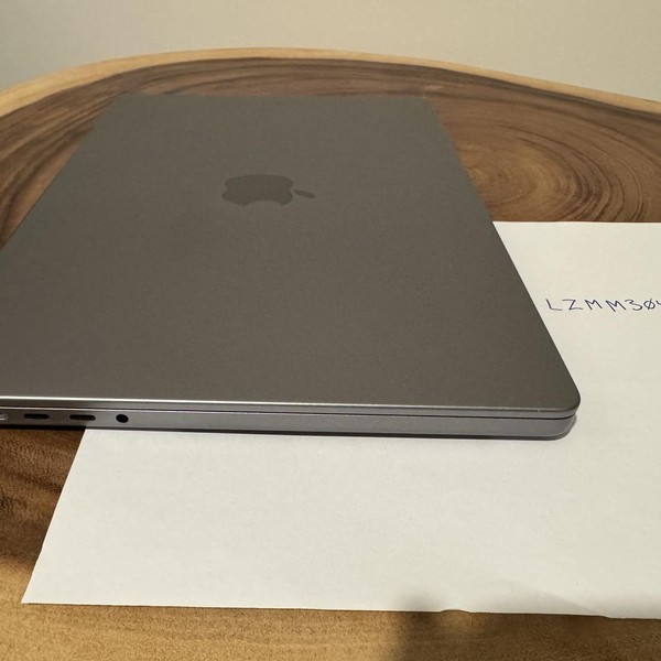 MacBook Pro 2023 - 14 inch - 512 GB, Gray, 16 GB, Apple M2 Pro 10-core