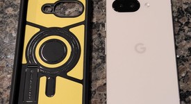 Mint
													Google Pixel 9a - Unlocked, Porcelain, 128 GB, 8 GB, photo 5 of 9