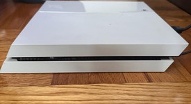 Fair
													PlayStation 4 Slim - White, 500 GB, photo 5 of 8