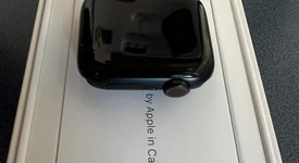 Good
													Apple Watch SE 2nd Gen 40mm - Unlocked, Midnight, A2726 - Cellular, Aluminum, photo 2 of 8