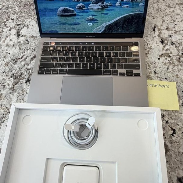 MacBook Pro 2020 - 13 inch - 512 GB, Silver, 8 GB, Apple M1