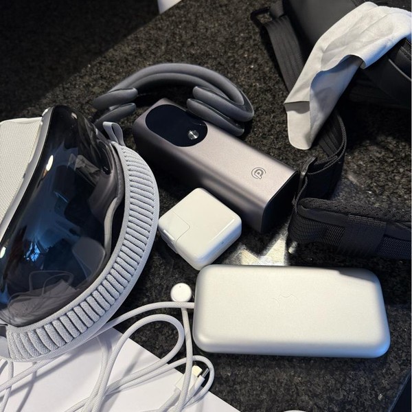 Apple Vision Pro - 256 GB