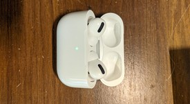 Used
													Apple AirPods Pro 1st Gen - MagSafe Case, photo 5 of 9