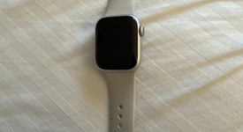 Good
													Apple Watch Series 8 41mm - Unlocked, Starlight, A2772 - Cellular, Aluminum, photo 1 of 9