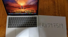 Good
													MacBook Air 2018 - 13" - I5, Silver, 256 GB, 8 GB, photo 1 of 8