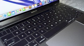 Good
													MacBook Pro 2017 (With Touch Bar) - 13" - I7, Gray, 512 GB, 8 GB, photo 5 of 12