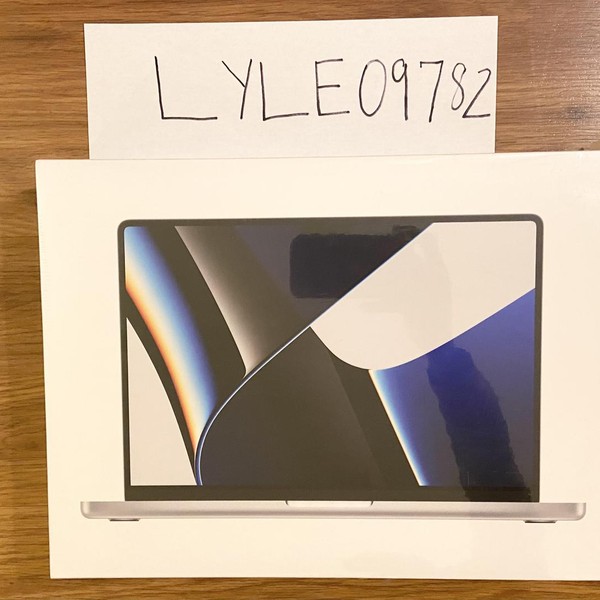 MacBook Pro 2021 - 14 inch - 2 TB, Silver, 64 GB, Apple M1 Max