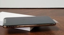 Mint
													Apple iPhone Xs - Sprint, Gold, 64 GB, A1920, photo 3 of 12