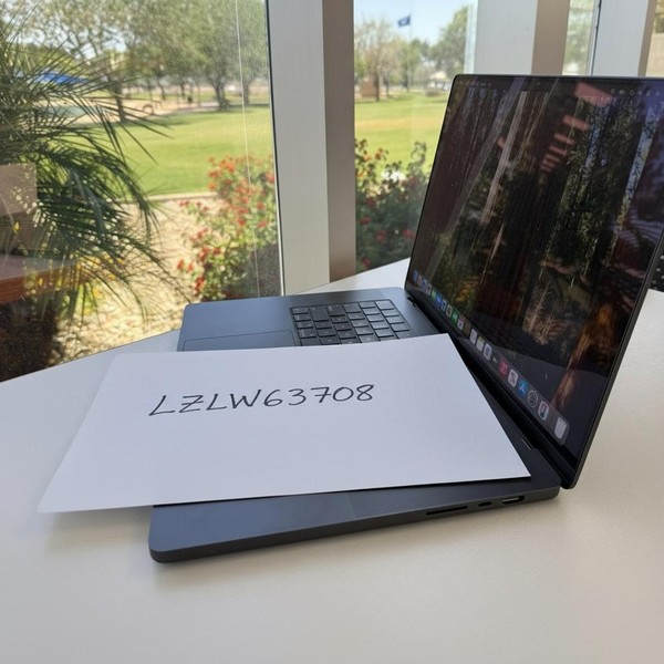 MacBook Pro Late 2023 (M3) - 16 inch - 512 GB, Black, 18 GB, Apple M3 Pro 12-core, 18-core GPU