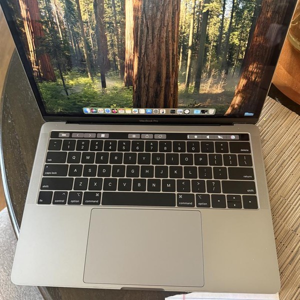 MacBook Pro 2019 - 13 inch - 128 GB, Gray, 8 GB, Intel Core i5
