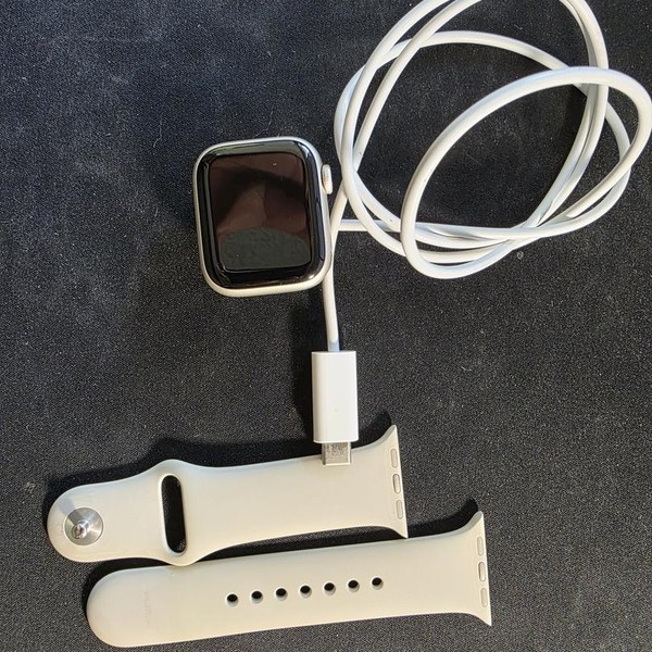 Apple Watch Series 7 41mm - Starlight, A2473 - GPS, Aluminum