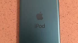 Good
													Apple iPod Touch 5th Gen - Wi-Fi, Blue, 32 GB, photo 1 of 9