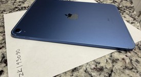 Mint
													Apple iPad 10th Gen - Unlocked, Blue, 64 GB, A2757, photo 5 of 7