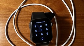 Good
													Apple Watch SE 1st Gen 40mm - Gray, A2351 - GPS, Aluminum, photo 3 of 6