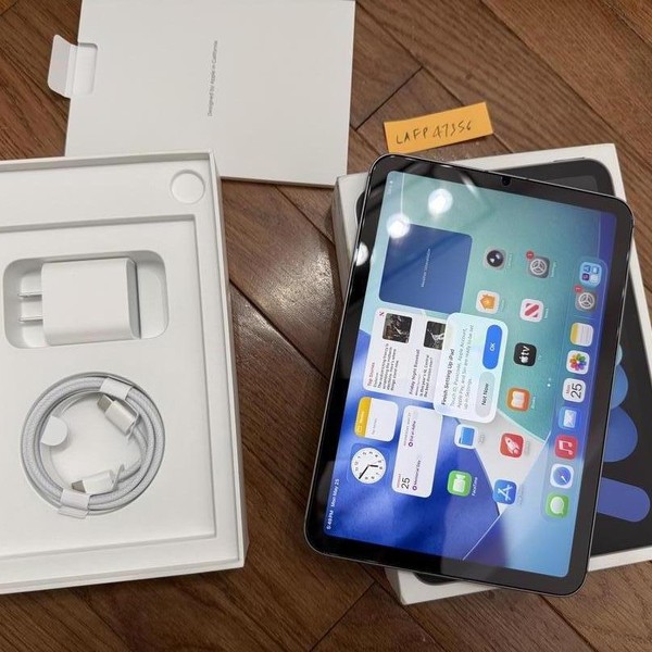 Apple iPad Mini (7th Gen) - Unlocked, 128 GB, Gray, A2995