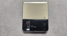 Fair
													Samsung Galaxy Z Flip3 5G - Verizon, Cream, 128 GB, 8 GB, SM-F711U, photo 3 of 6
