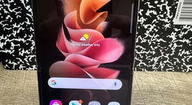 Good
													Samsung Galaxy Z Flip3 5G - Unlocked, Cream, 128 GB, 8 GB, SM-F711U1, photo 2 of 10