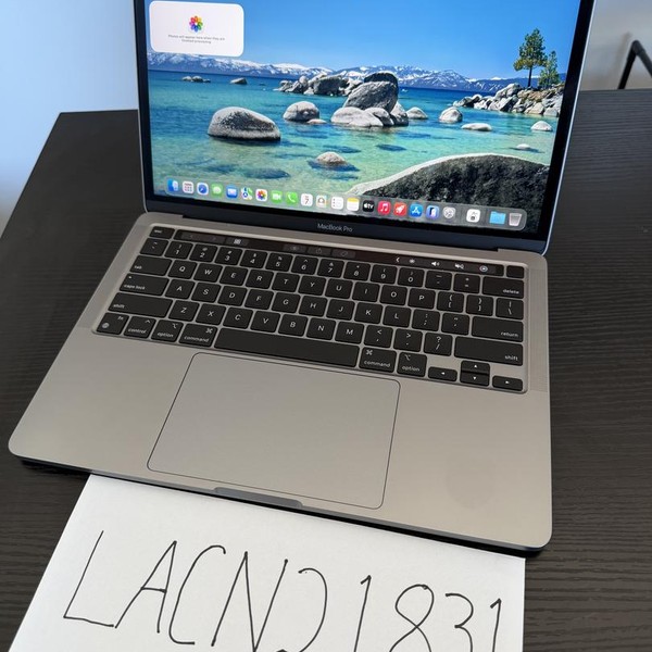 MacBook Pro 2022 - 13 inch - 512 GB, Gray, 8 GB, Apple M2