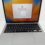 Good MacBook Pro 2020 - 13 inch - 256 GB, Silver, 8 GB, Intel Core i5