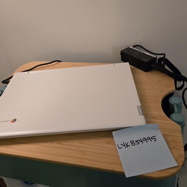 Lenovo Chromebook C330 - 32 GB, White, 4 GB