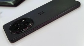 Mint
													OnePlus 13 - Unlocked, Black Eclipse, 512 GB, 16 GB, photo 5 of 9