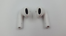 Used
													Apple AirPods 4th Gen - Active Noise Cancellation, photo 3 of 6
