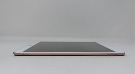 Mint
													Apple iPad 7th Gen - Unlocked, Gold, 128 GB, A2200, photo 6 of 6