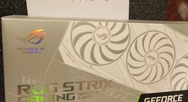 Used
													Asus GeForce RTX 3090 - ROG-STRIX-RTX3090-O24G-WHITE, Strix White OC, photo 1 of 7