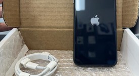 Mint
													Apple iPhone SE 3rd Gen 2022 - Unlocked, Midnight, 64 GB, A2595, photo 2 of 6