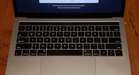 Good
													MacBook Pro 2017 (With Touch Bar) - 13" - I7, Gray, 512 GB, 16 GB, photo 4 of 13