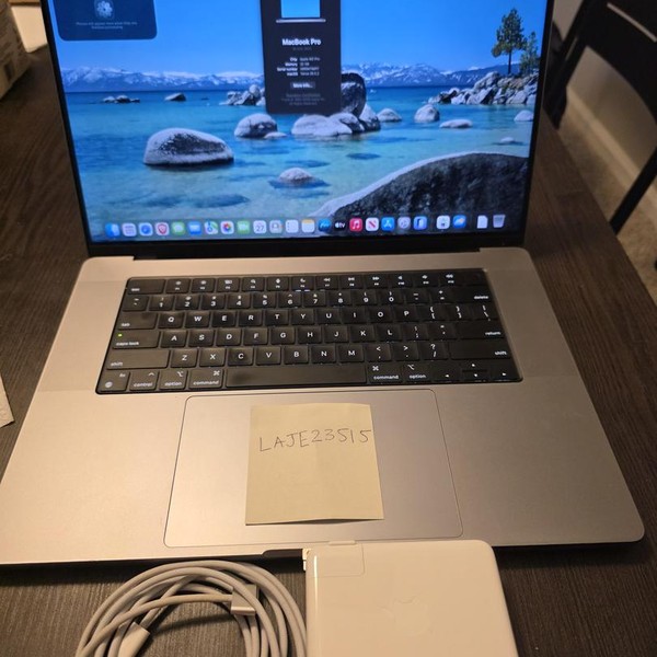 MacBook Pro 2023 - 16 inch - 512 GB, Gray, 32 GB, Apple M2 Pro 12-core