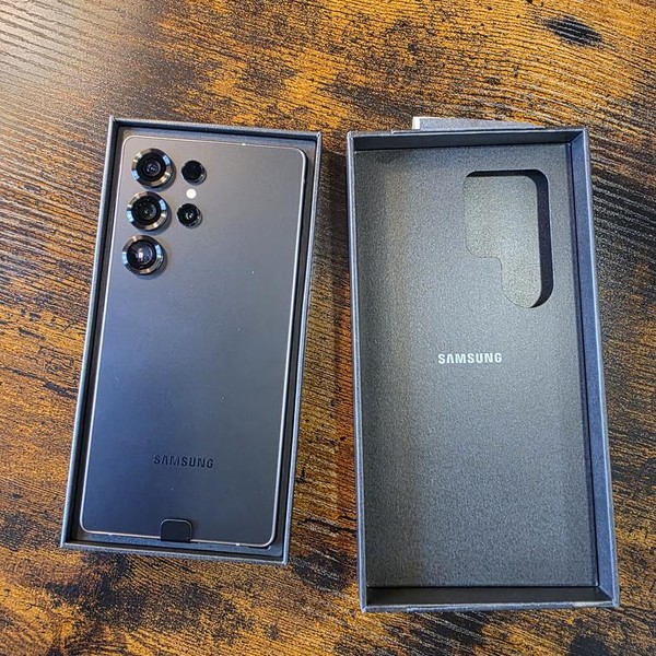 Samsung Galaxy S25 Ultra - Unlocked, Black, 256 GB, 12 GB, SM-S938U1