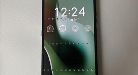 Mint
													Motorola Razr Ultra (2025) - Unlocked, PANTONE Scarab, 1 TB, 16 GB, photo 1 of 12