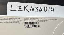 New
													Apple Watch SE 2nd Gen 40mm - Silver, A2722 - GPS, Aluminum, photo 3 of 4