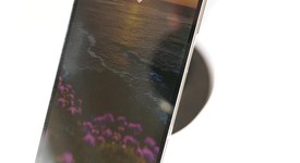 Good
													Samsung Galaxy Z Fold6 - Unlocked, White, 512 GB, 12 GB, SM-F956U1, photo 2 of 9