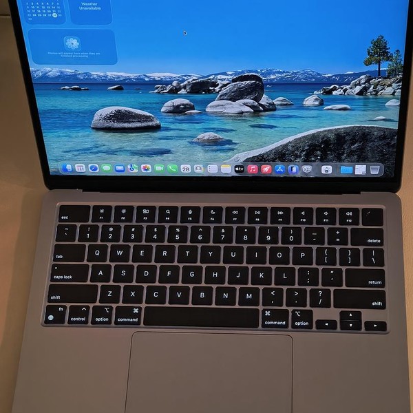 MacBook Air 2022 (M2) - 13 inch - 256 GB, Gray, 8 GB, Apple M2