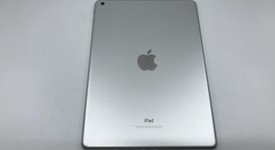 Good
													Apple iPad 5th Gen - Wi-Fi, Silver, 32 GB, A1822, photo 3 of 5