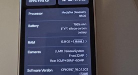 Mint
													Oppo Find X9 - Unlocked Non-US, Red, 512 GB, 16 GB, photo 3 of 11