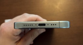 Mint
													Apple iPhone 15 Pro - Unlocked, Natural, 128 GB, A2848, photo 3 of 7