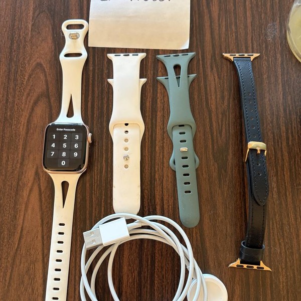 Apple Watch Series 6 40mm - Gold, A2291 - GPS, Aluminum