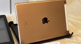 Good
													Apple iPad 6th Gen - Unlocked, Gold, 32 GB, A1954, photo 1 of 4