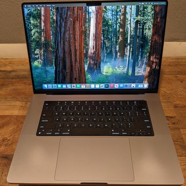 MacBook Pro 2021 - 16 inch - 512 GB, Gray, 16 GB, Apple M1 Pro 10-core