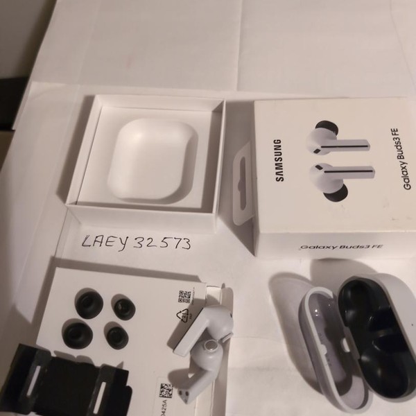 Samsung Galaxy Buds3 FE - Gray