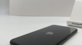 Good
													Apple iPhone SE 2nd Gen 2020 - Unlocked, Black, 64 GB, A2275, photo 5 of 6