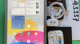 Mint
													Apple iPad 10th Gen - Wi-Fi, Silver, 256 GB, A2696, photo 1 of 8