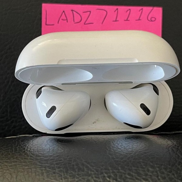Apple AirPods (3rd Gen) - MagSafe Case