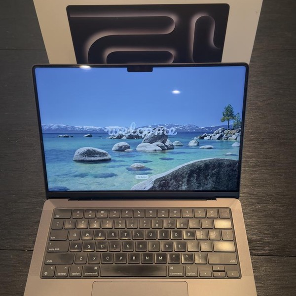 MacBook Pro Late 2023 (M3) - 14 inch - 1 TB, Black, 18 GB, Apple M3 Pro 12-core, 18-core GPU