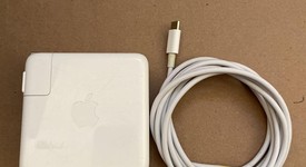 Good
													MacBook Pro 2018 (With Touch Bar) - 15" - I7, Gray, 512 GB, 16 GB, photo 5 of 10