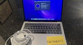 Good
													MacBook Pro 2017 (No Touch Bar) - 13" - I5, Gray, 128 GB, 8 GB, photo 1 of 10