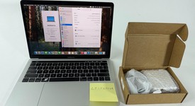 Fair
													MacBook Pro 2019 - 13" - I5, Silver, 256 GB, 8 GB, photo 2 of 11